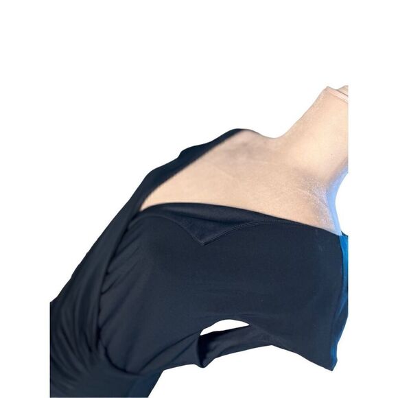 NIPON Boutique gown - Picture 2 of 8